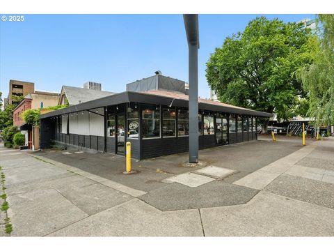 635 SW COLLEGE ST Portland OR 97201