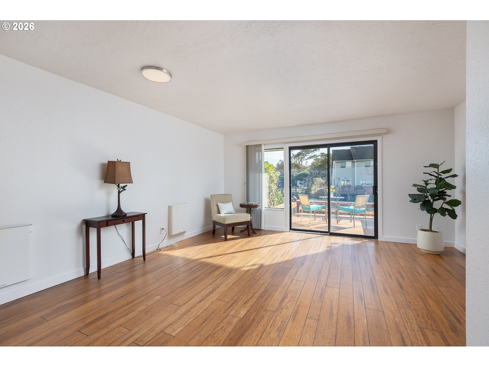 180 SE HIGHWAY 101 7