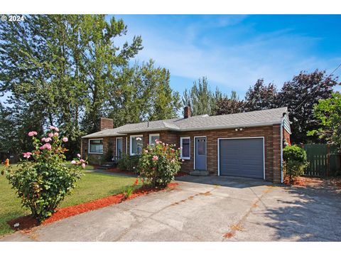 450 SE HOGAN RD Gresham OR 97080