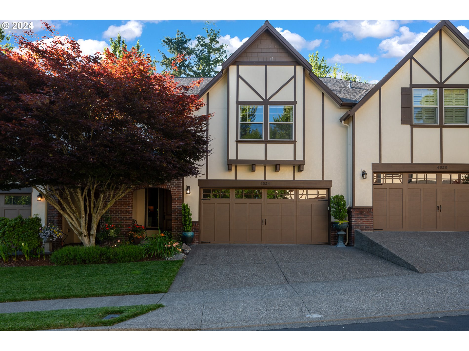 4324 SE 178TH PL

                                                                             Vancouver                                

                                    , WA - $814,900