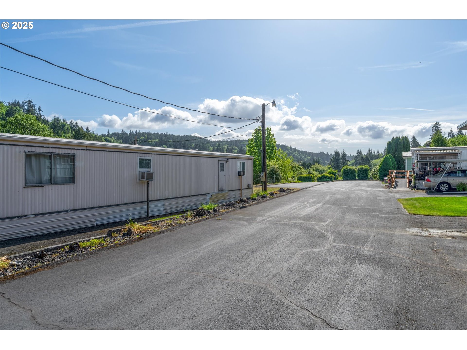 855 HAZEL DELL RD