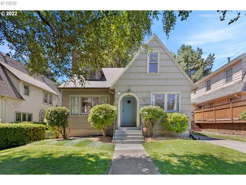 515 SE PEACOCK LN Portland OR 97214