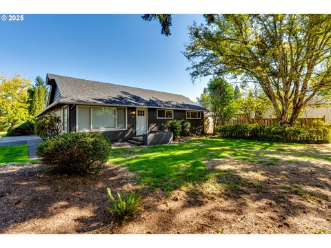 395 FAIRWAY LOOP Eugene OR 97401