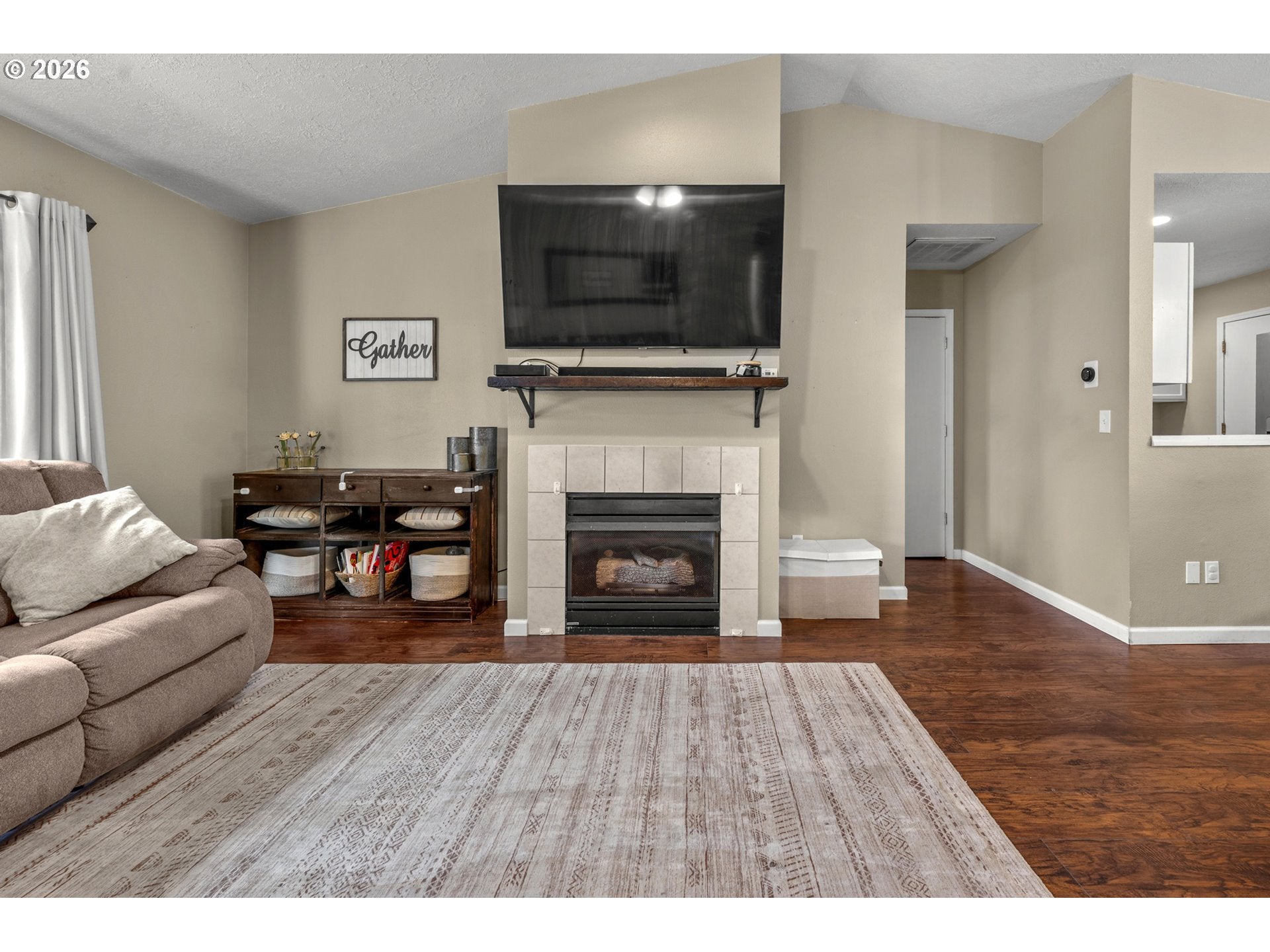 258 S 4TH ST