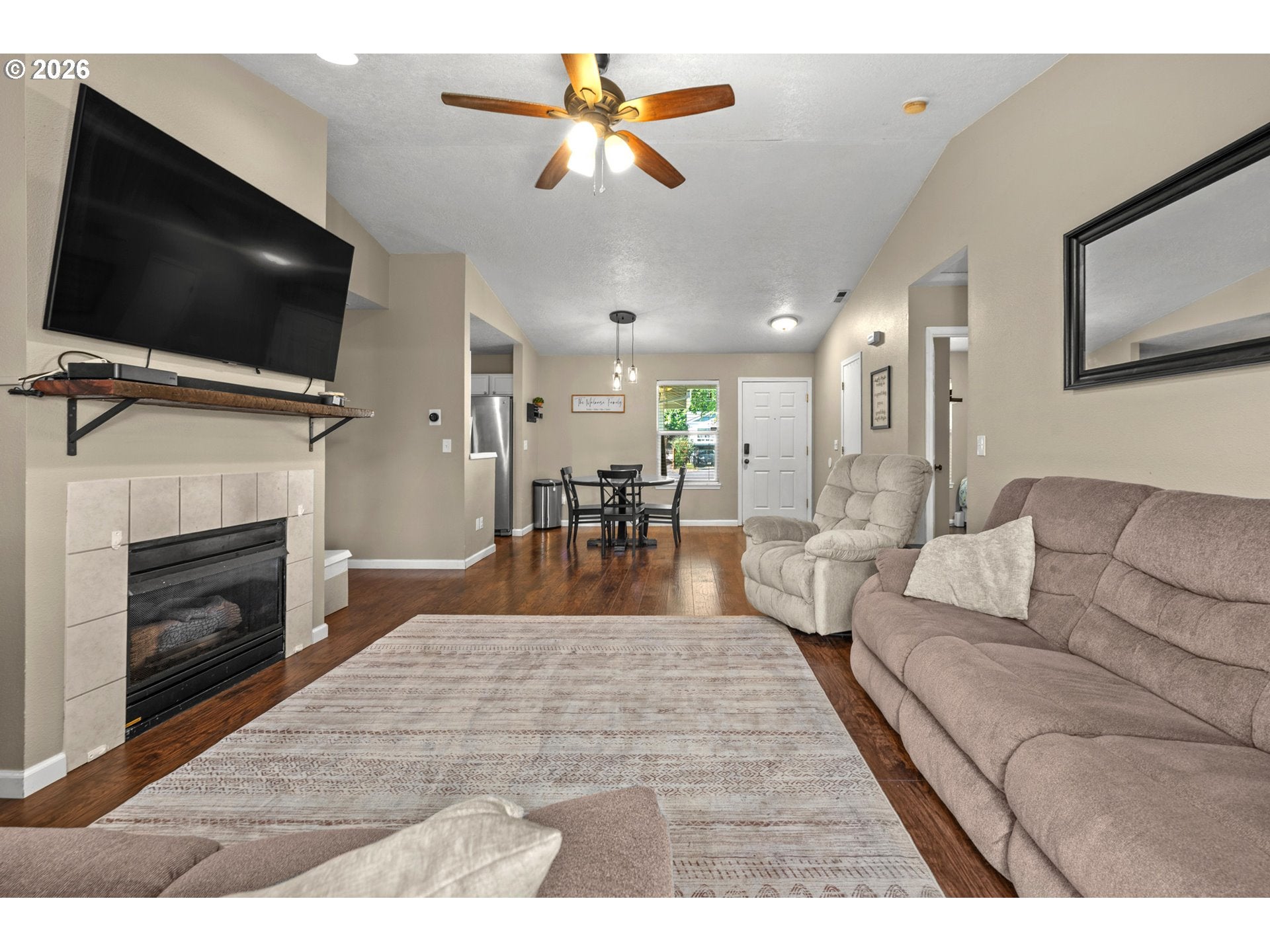 258 S 4TH ST