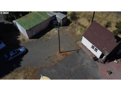 A home in The Dalles