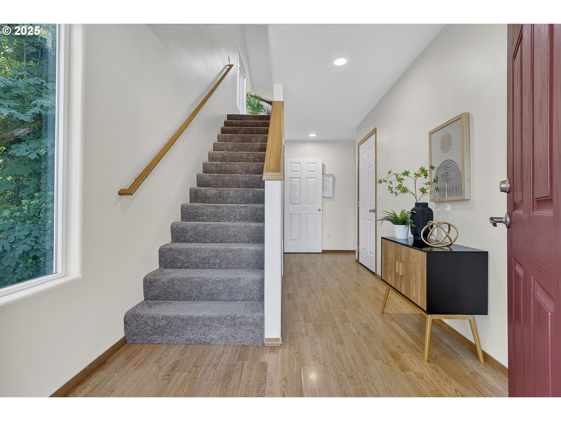 305 EDGEWATER RD