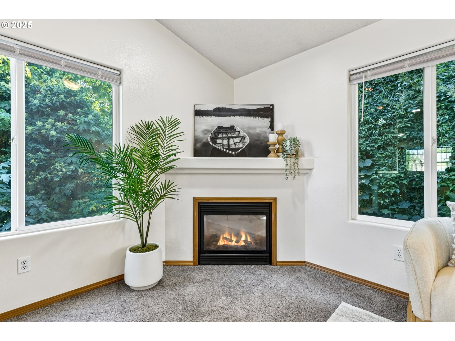 305 EDGEWATER RD