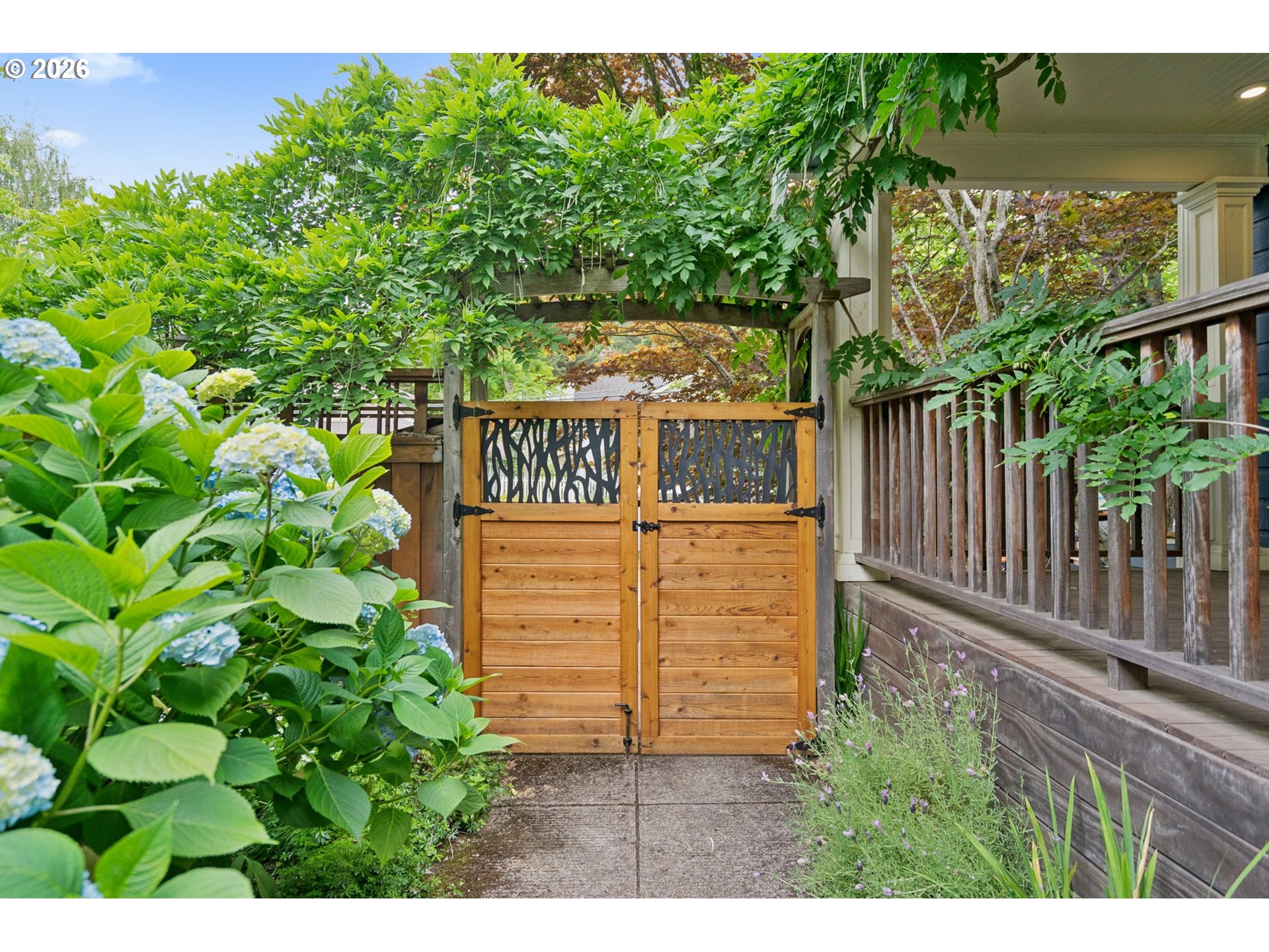 724 SE 27TH AVE