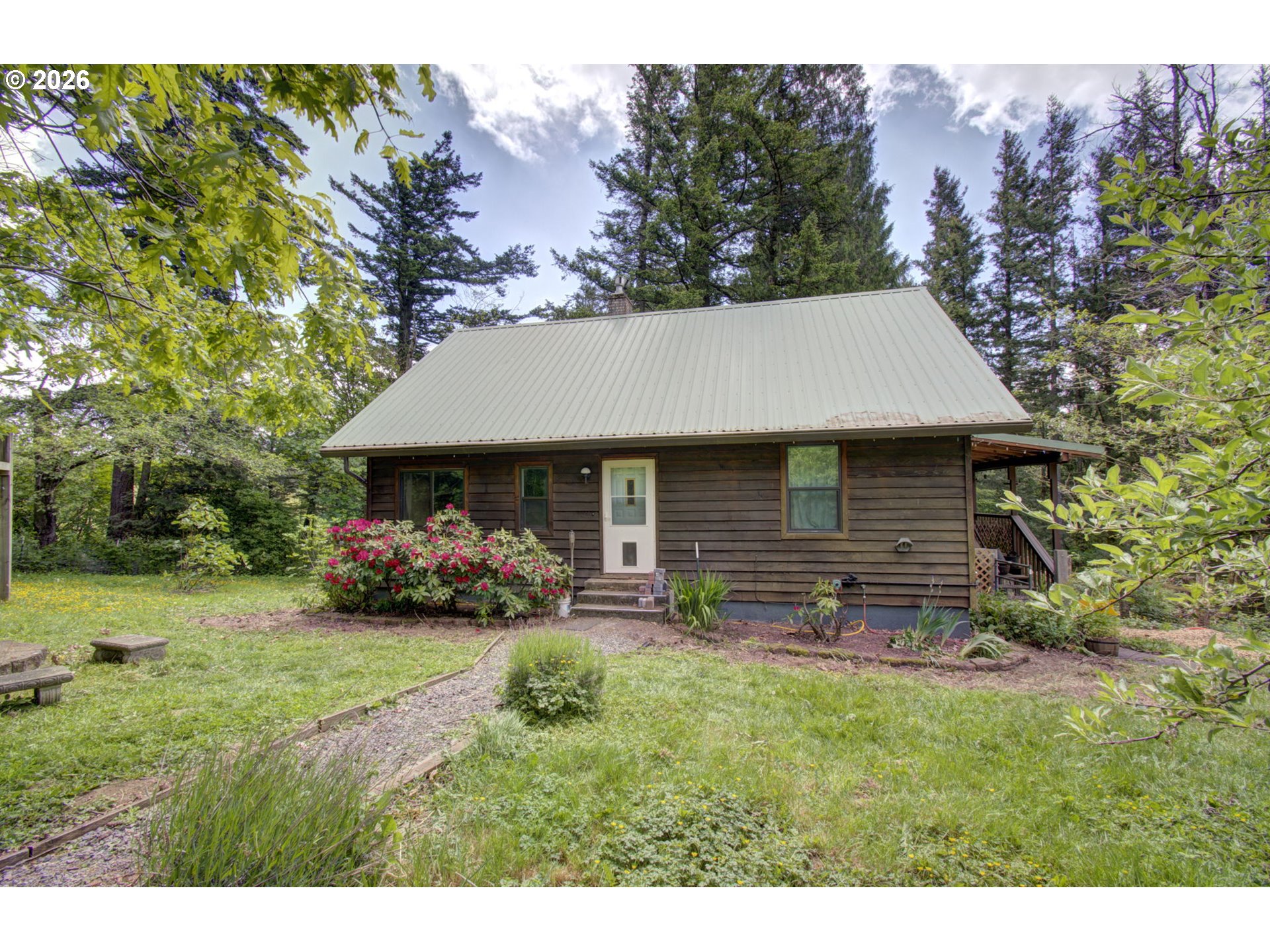 532 NE CURTIS DR