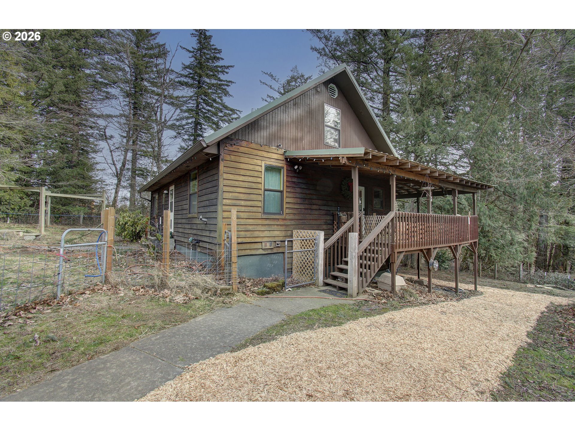 532 NE CURTIS DR