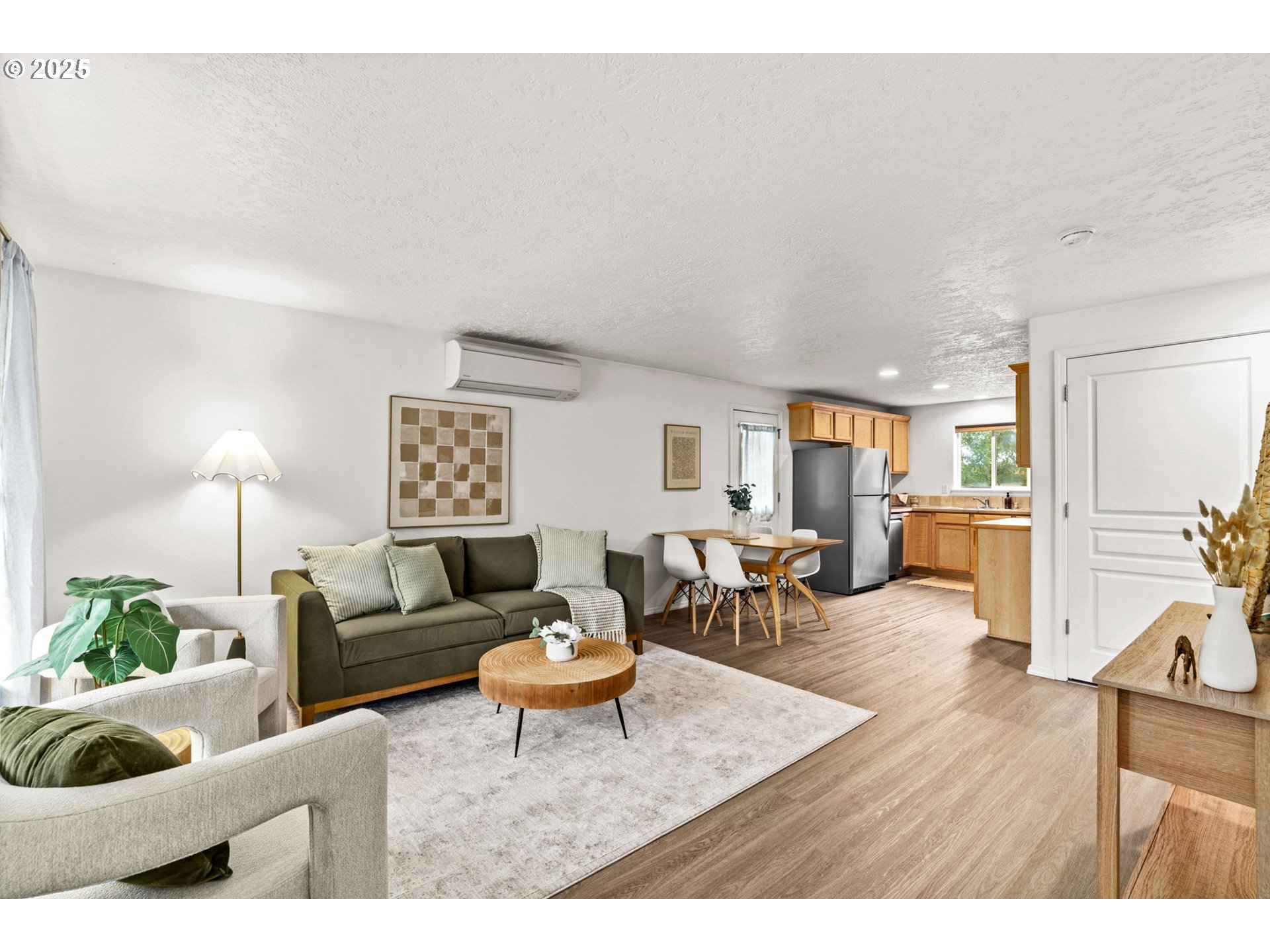 3031 HUMMINGBIRD LN
