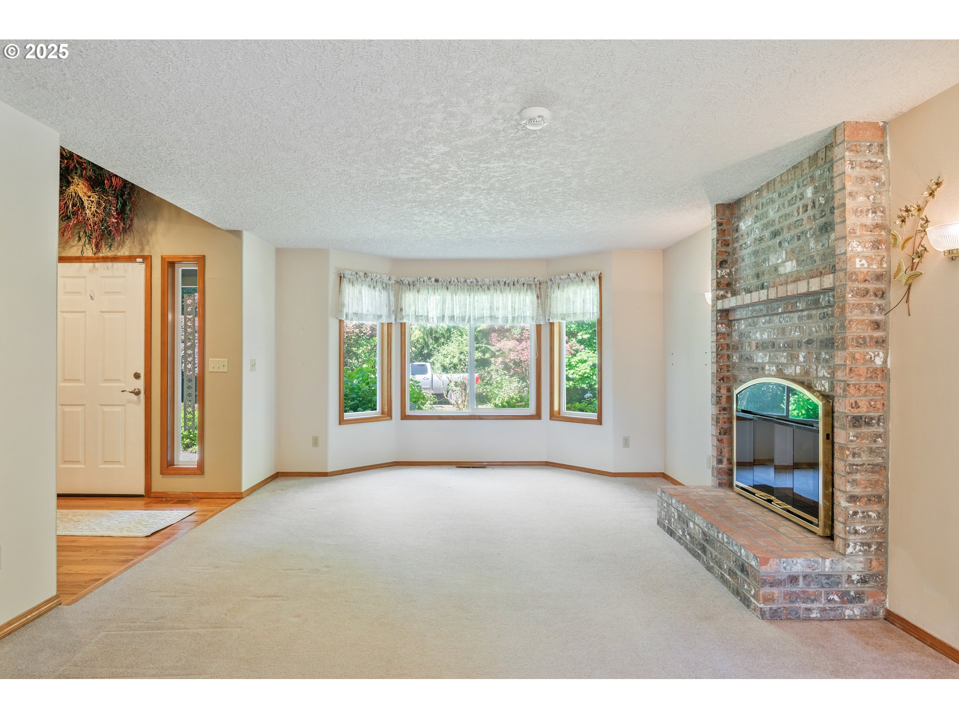 230 S MAPLE HILL RD