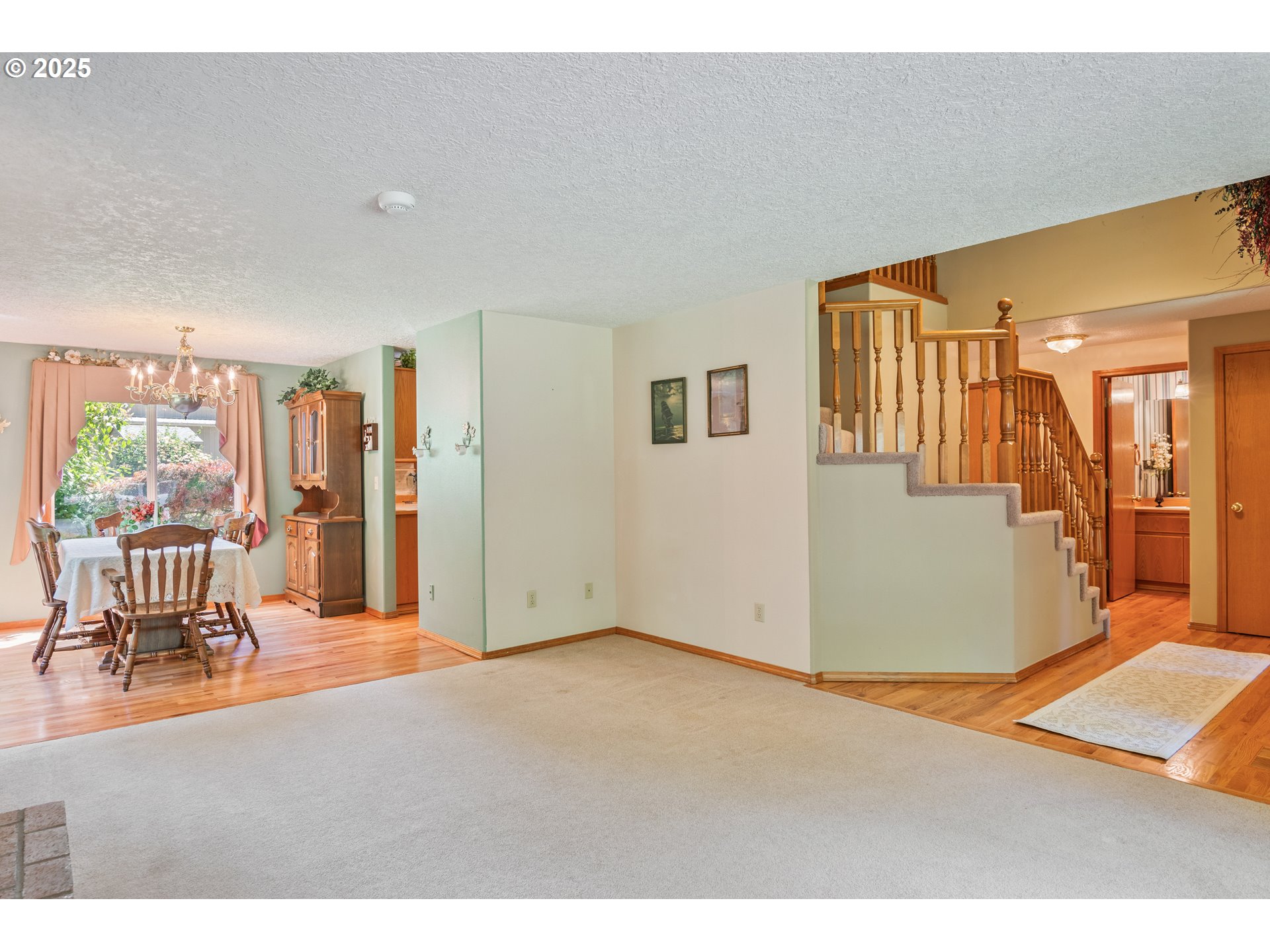 230 S MAPLE HILL RD