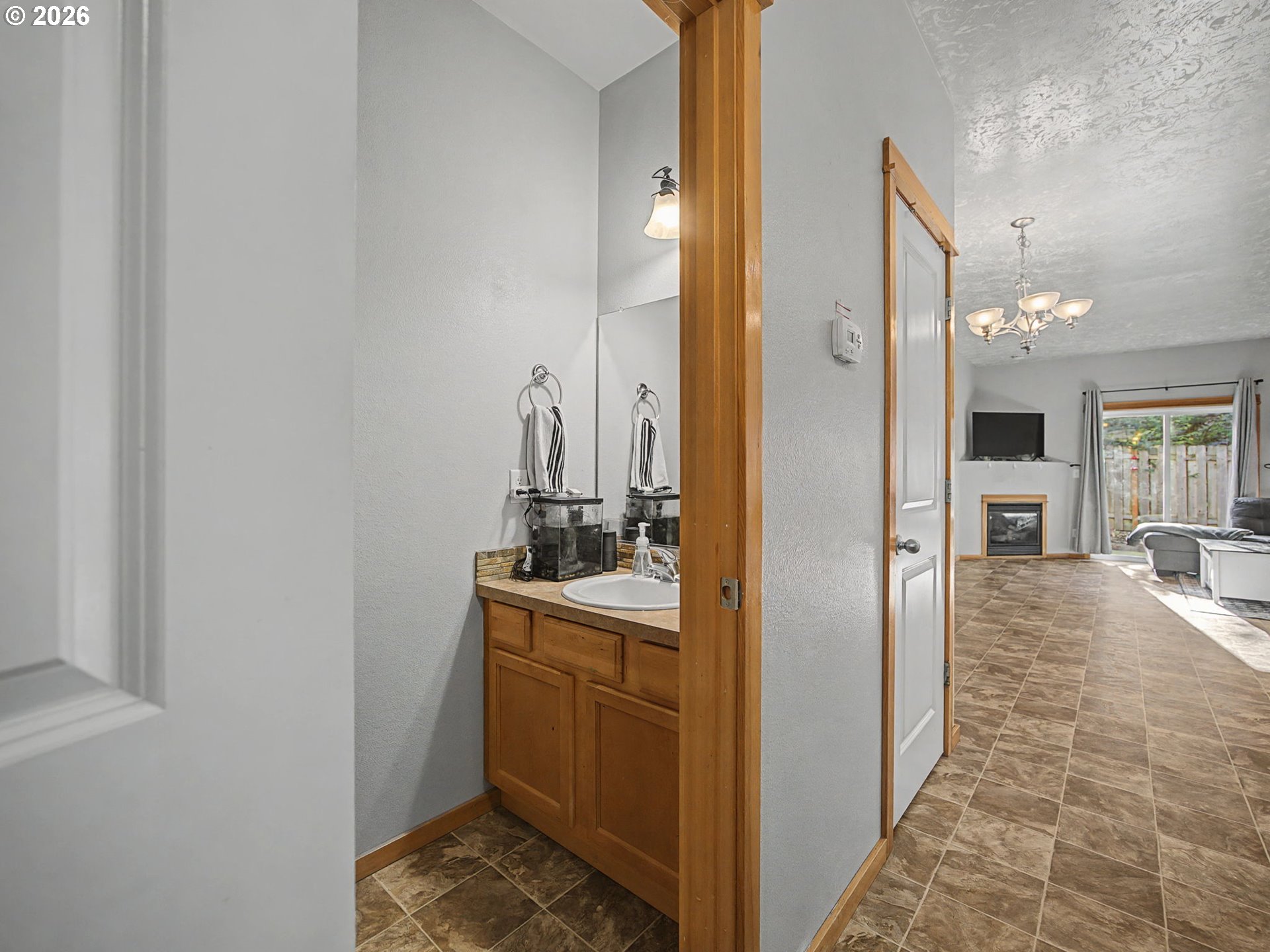 744 E HISTORIC COLUMBIA RI HWY