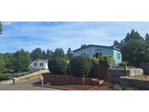 848 WECOMA LOOP Florence OR 97439