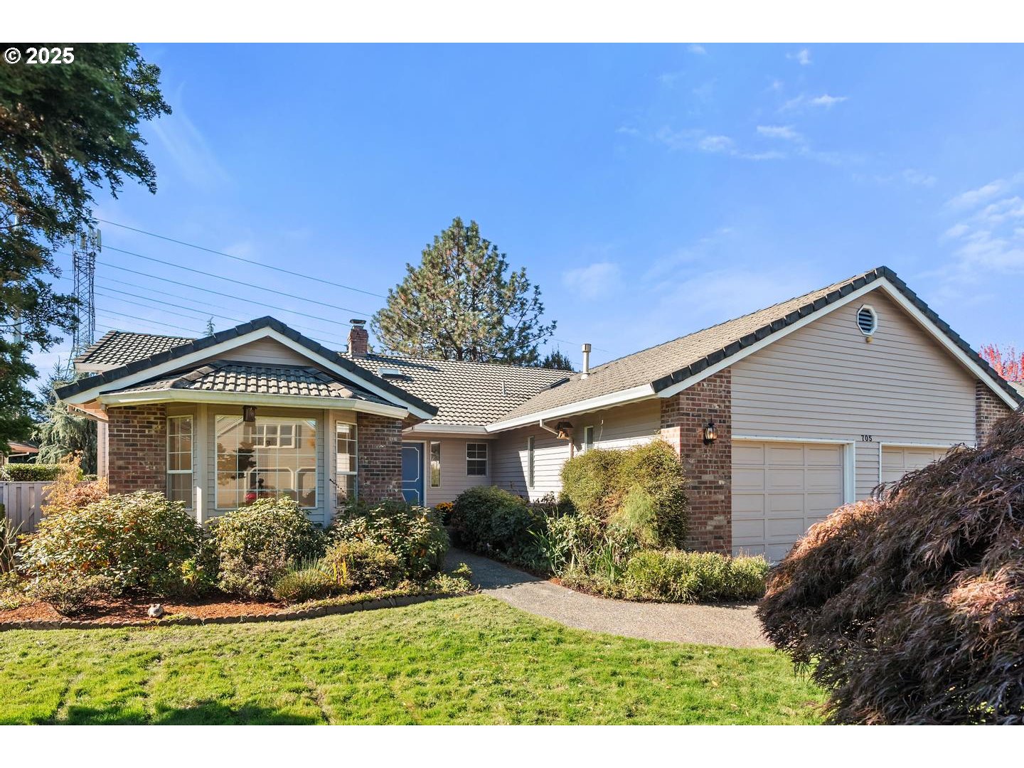 705 NW SILVERADO DR