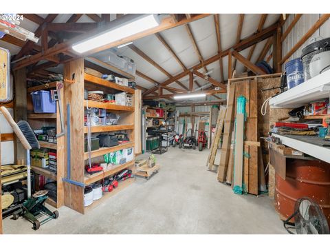 A home in Umpqua