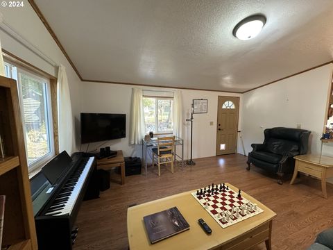 A home in Port Orford