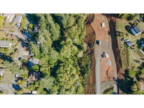 A home in Coquille