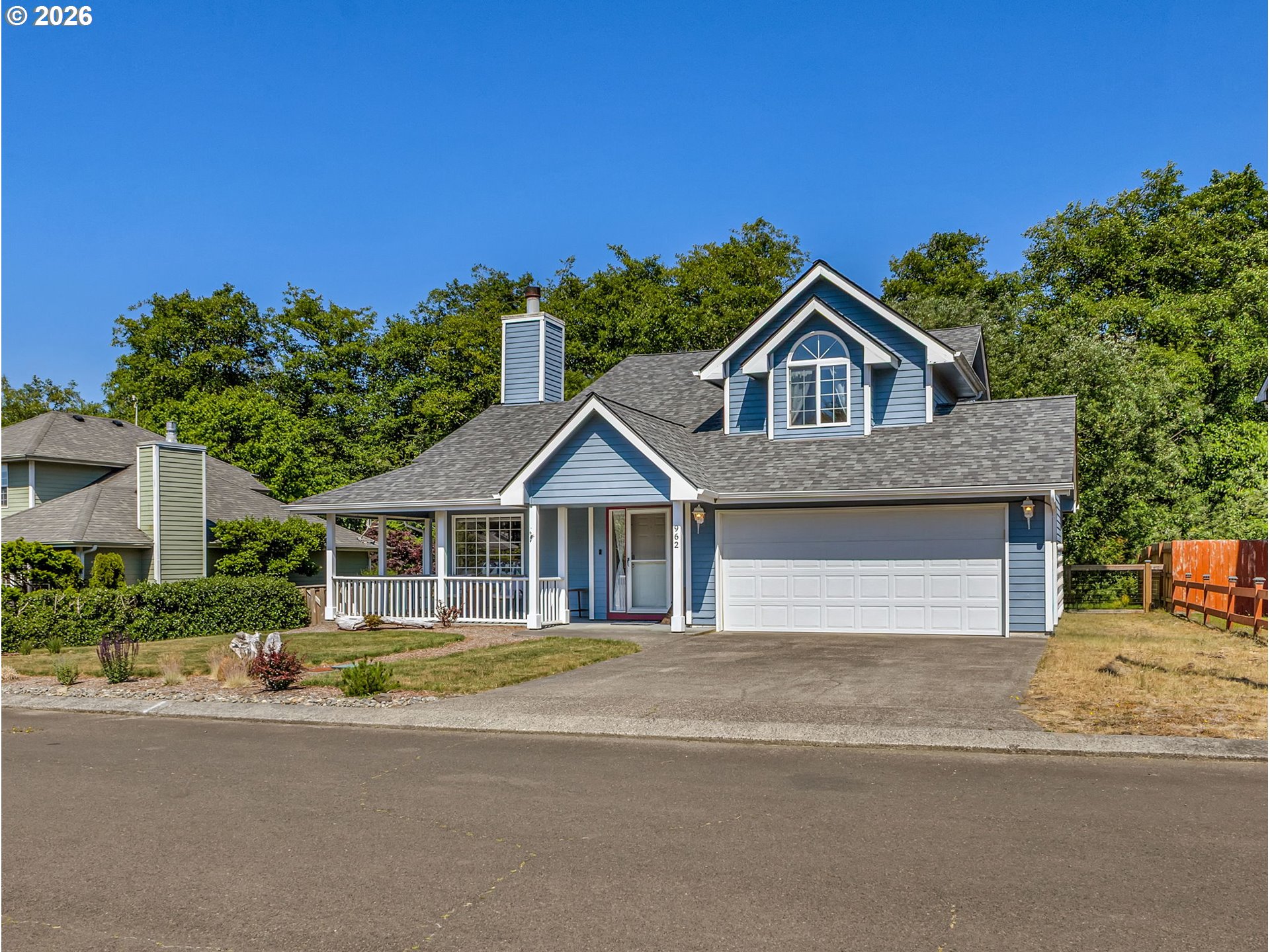 962 PEACOCK ST