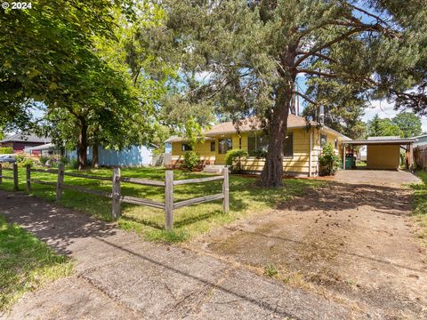 A home in Newberg