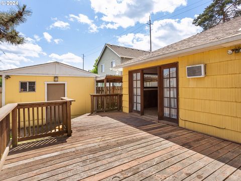 A home in Newberg