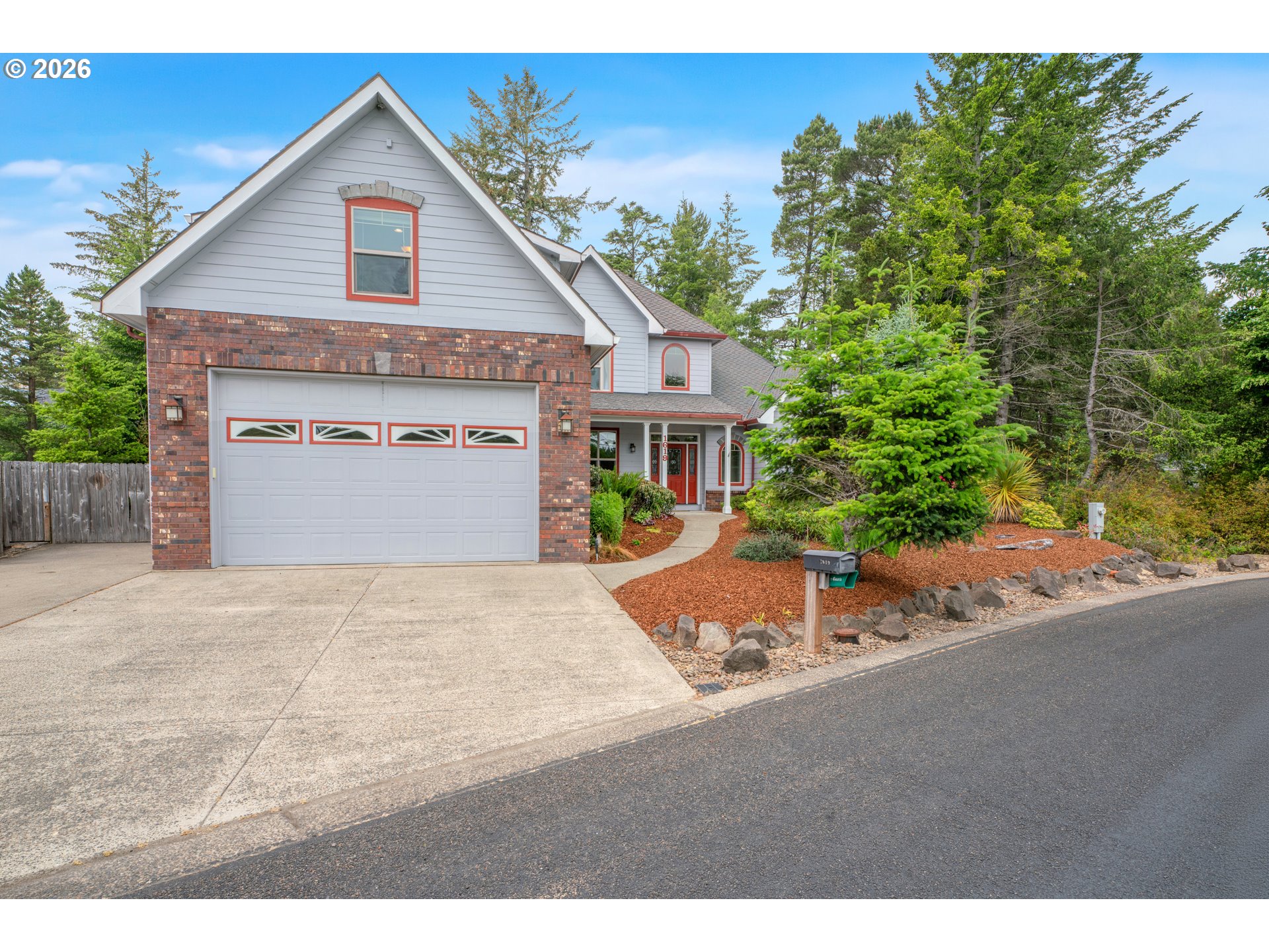 1619 WILLOW LOOP