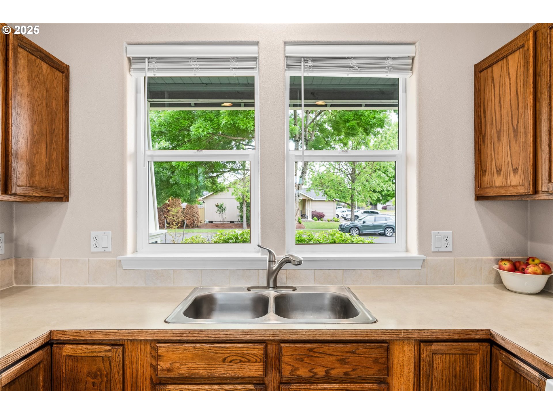 Eugene, Oregon 97402, United States, 3 Bedrooms Bedrooms, ,2 BathroomsBathrooms,Residential,Active,136891