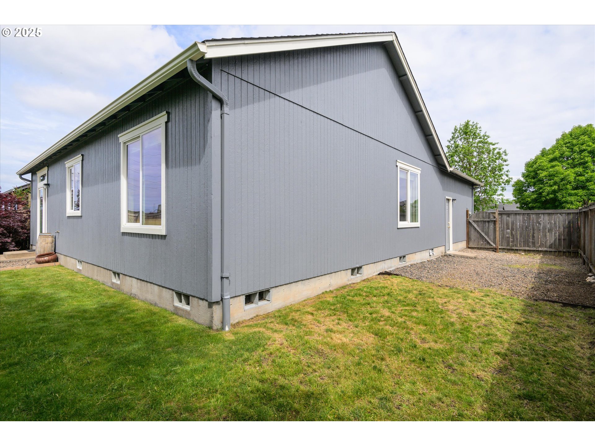 Eugene, Oregon 97402, United States, 3 Bedrooms Bedrooms, ,2 BathroomsBathrooms,Residential,Active,136891