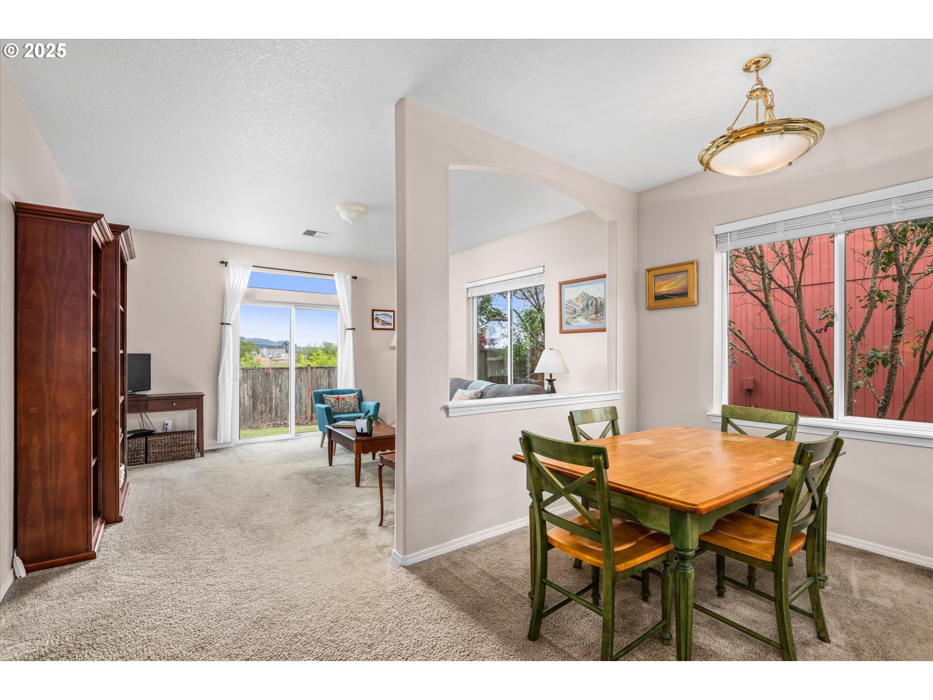 Eugene, Oregon 97402, United States, 3 Bedrooms Bedrooms, ,2 BathroomsBathrooms,Residential,Active,136891