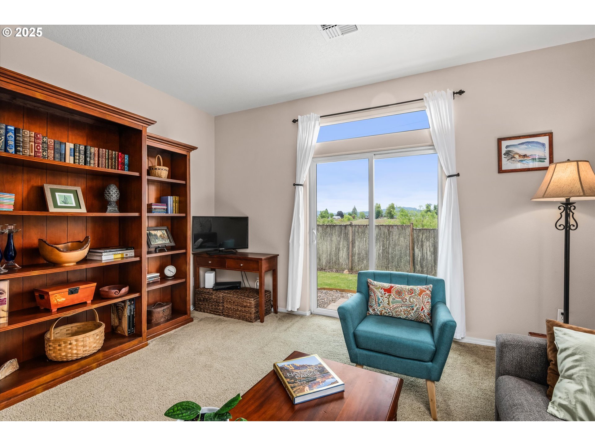 Eugene, Oregon 97402, United States, 3 Bedrooms Bedrooms, ,2 BathroomsBathrooms,Residential,Active,136891