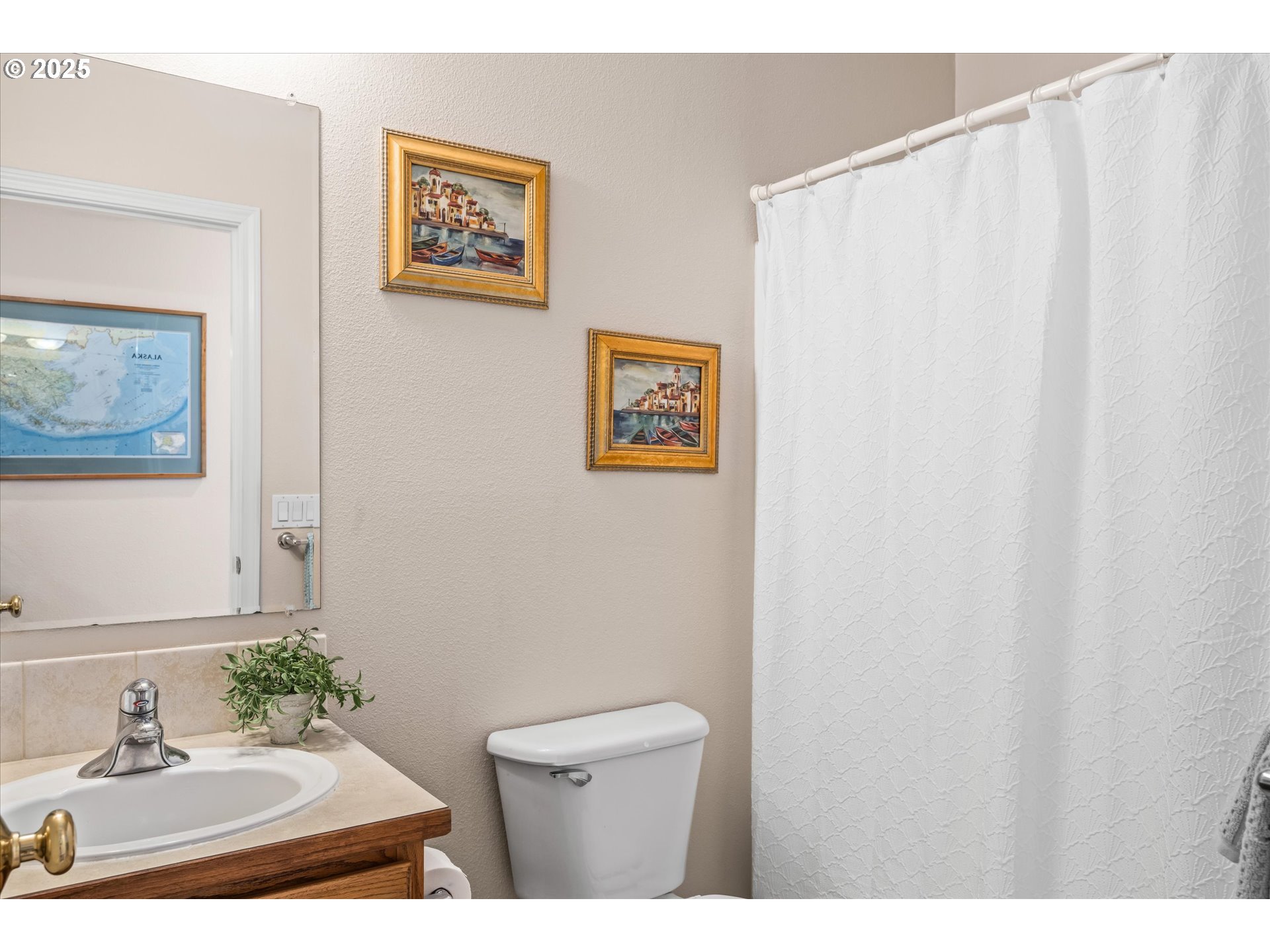 Eugene, Oregon 97402, United States, 3 Bedrooms Bedrooms, ,2 BathroomsBathrooms,Residential,Active,136891