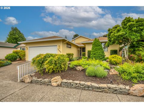Photo of 15646 NE Tillamook St, Portland, OR 97230 (MLS # 528935502)