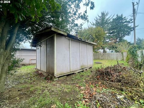 A home in Coos Bay