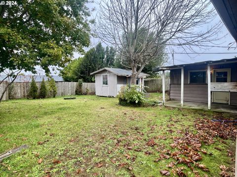 A home in Coos Bay