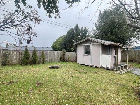 A home in Coos Bay