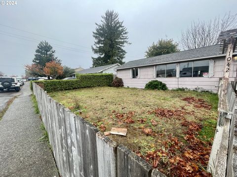 A home in Coos Bay