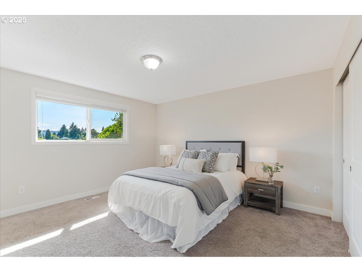 Gladstone, Oregon 97027, United States, 3 Bedrooms Bedrooms, ,2 BathroomsBathrooms,Residential,Pending,146048