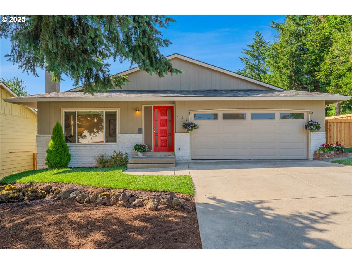 Gladstone, Oregon 97027, United States, 3 Bedrooms Bedrooms, ,2 BathroomsBathrooms,Residential,Pending,146048