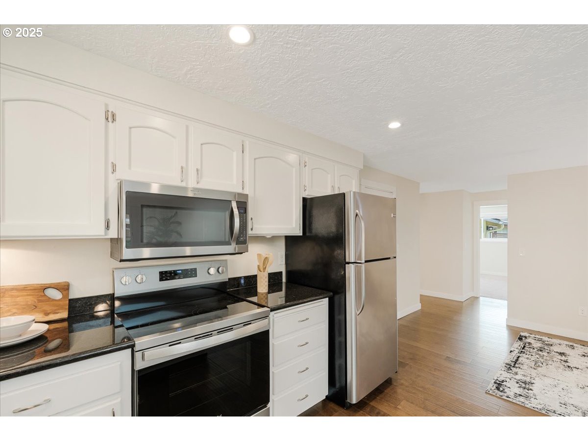 Gladstone, Oregon 97027, United States, 3 Bedrooms Bedrooms, ,2 BathroomsBathrooms,Residential,Pending,146048