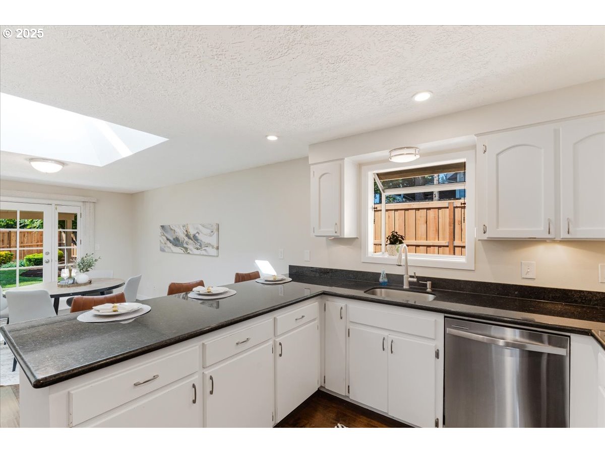 Gladstone, Oregon 97027, United States, 3 Bedrooms Bedrooms, ,2 BathroomsBathrooms,Residential,Pending,146048