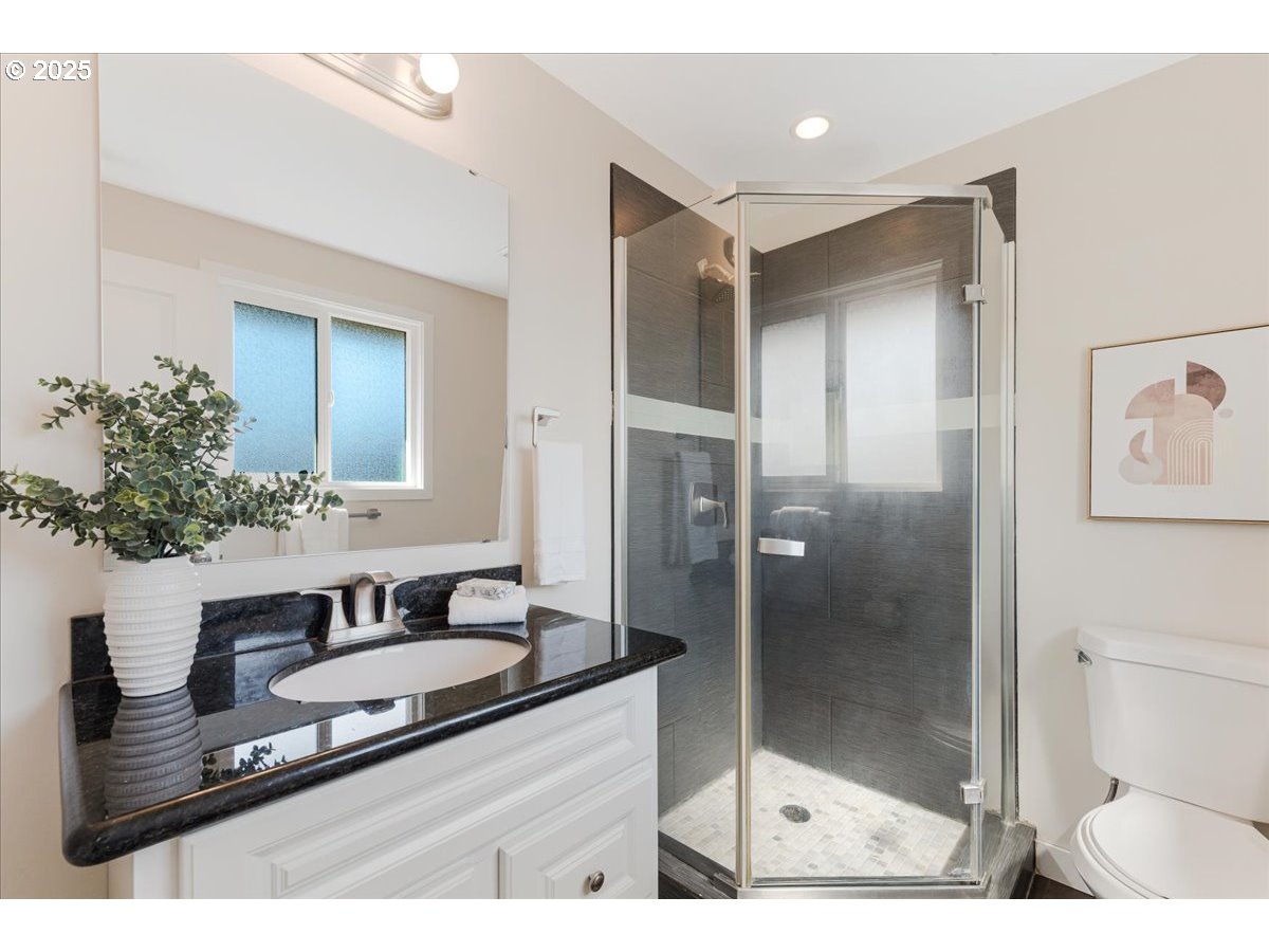 Gladstone, Oregon 97027, United States, 3 Bedrooms Bedrooms, ,2 BathroomsBathrooms,Residential,Pending,146048