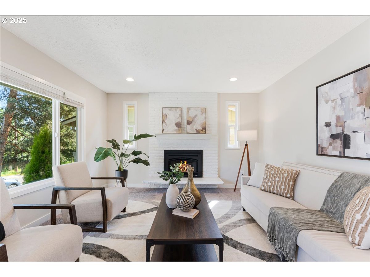 Gladstone, Oregon 97027, United States, 3 Bedrooms Bedrooms, ,2 BathroomsBathrooms,Residential,Pending,146048