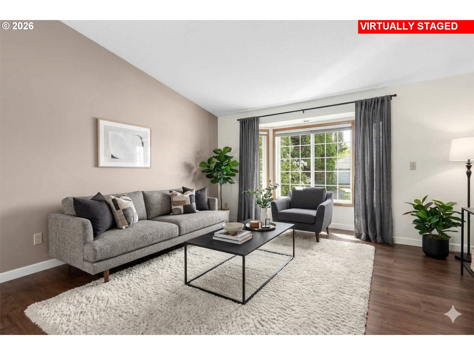 219 E MISSION DR