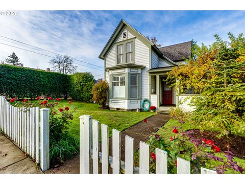 1888 LINCOLN ST Eugene OR 97401