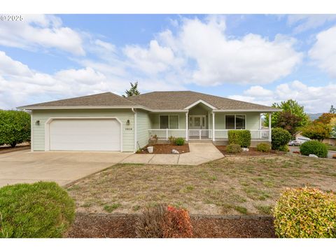 2838 W JUNIPER CT Roseburg OR 97471