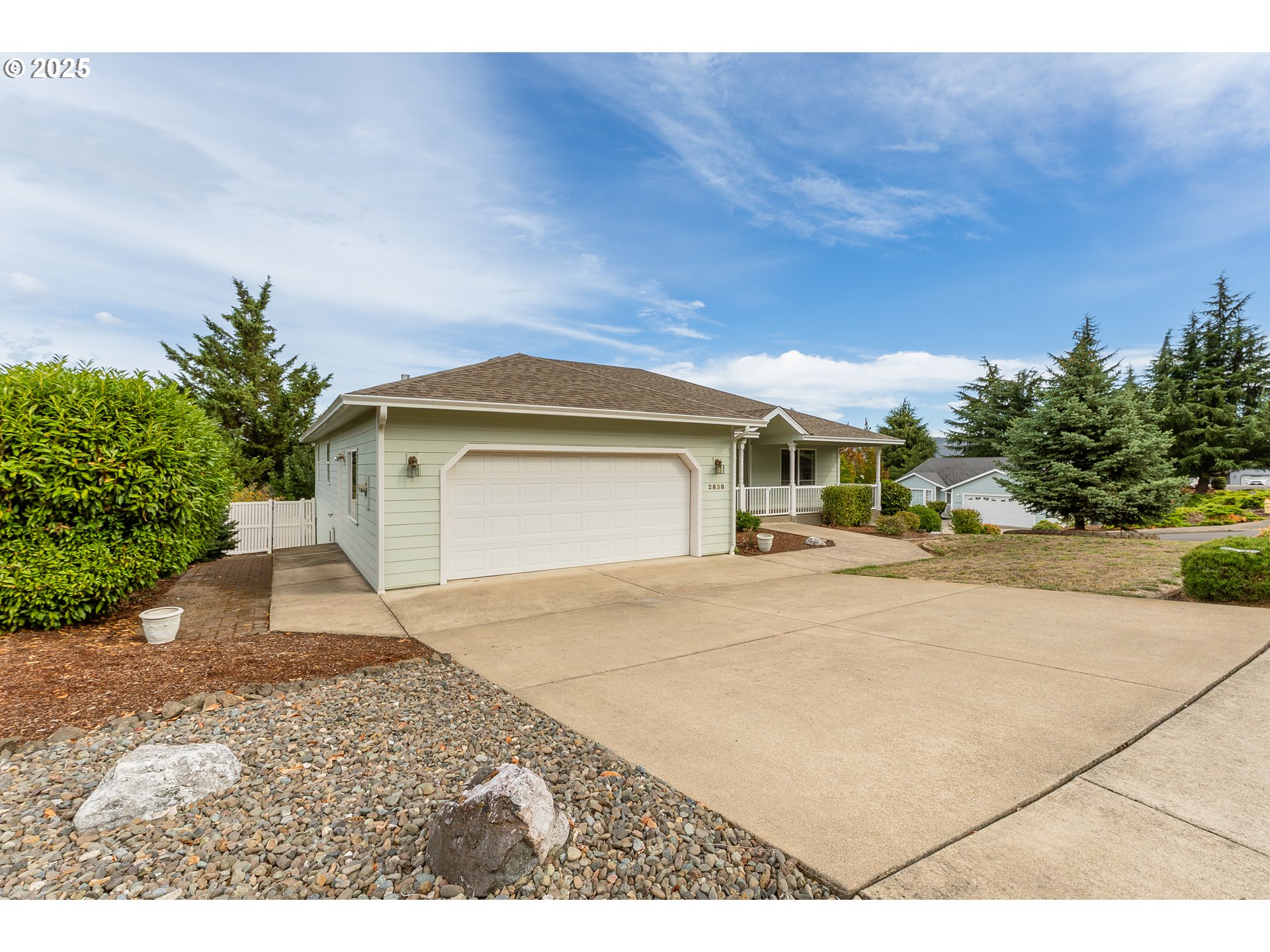 2838 W JUNIPER CT