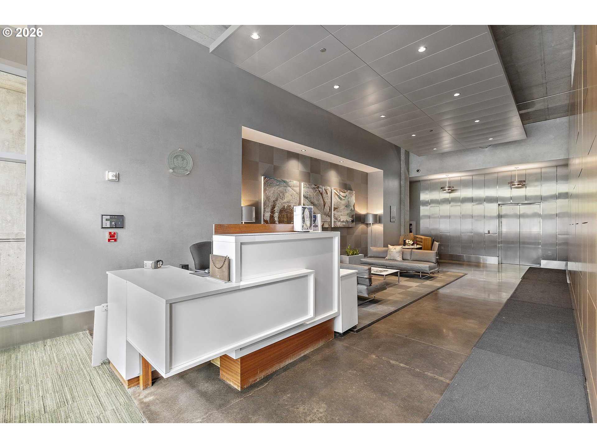 1926 W BURNSIDE ST 812