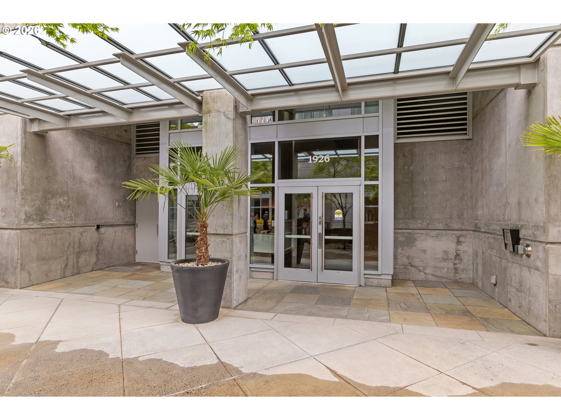 1926 W BURNSIDE ST 812